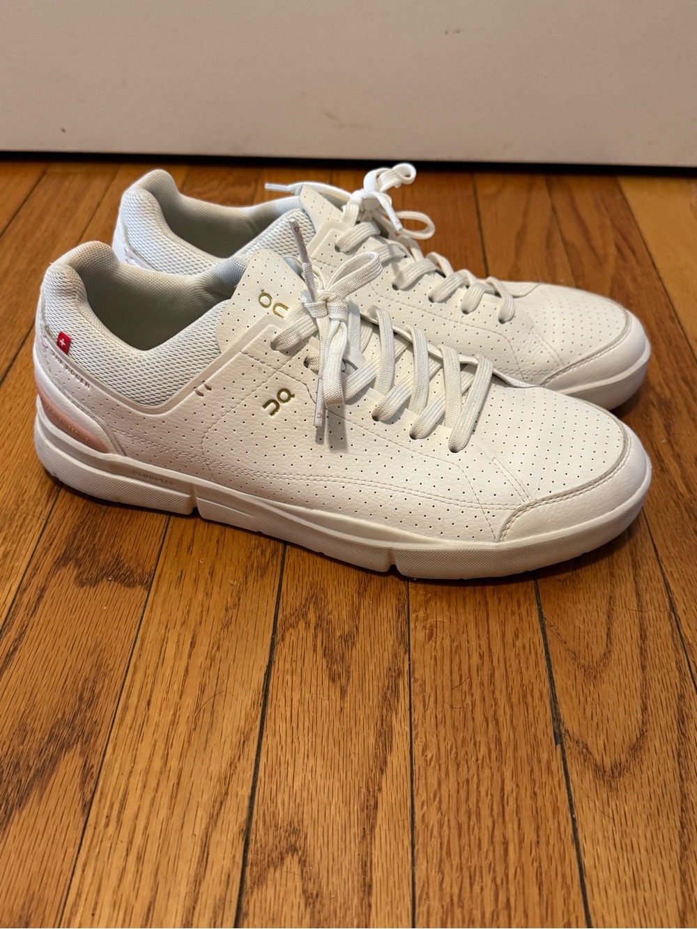 On Cloud: Running Women's White Trainer Sneakers